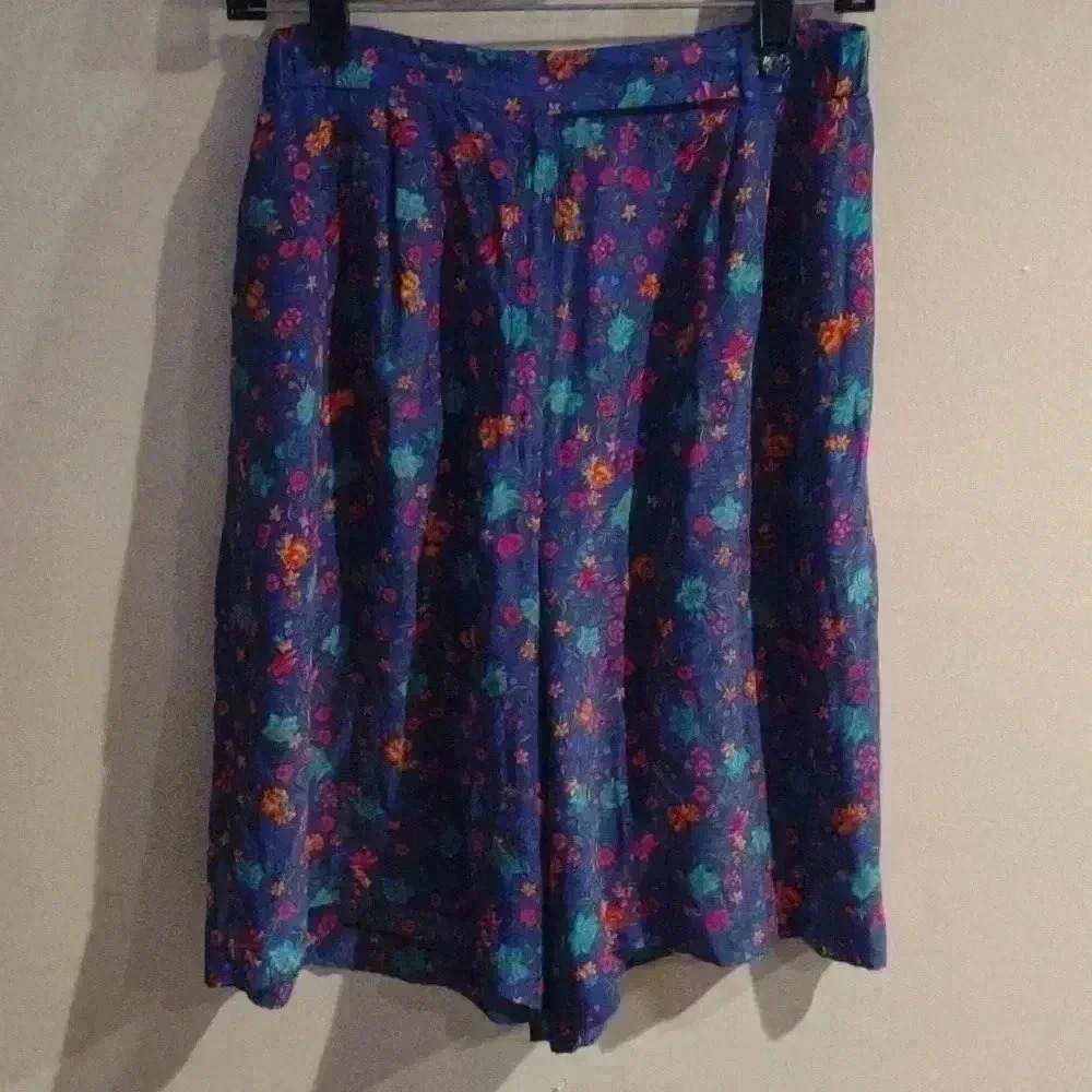 Liz Claiborne 100% Silk Shorts flower print size 12
